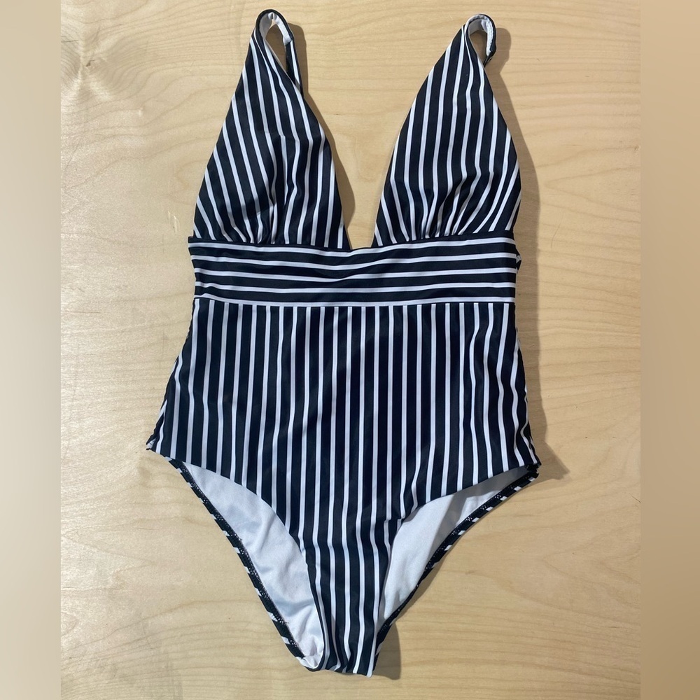 One Piece Swimsuit size Small (JG)